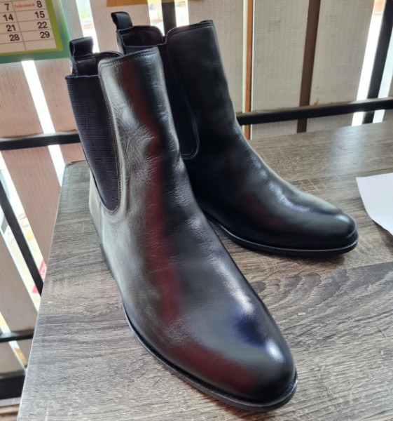 Picture of Dub-44 : 8 US, Black Classic Chelsea Boots
