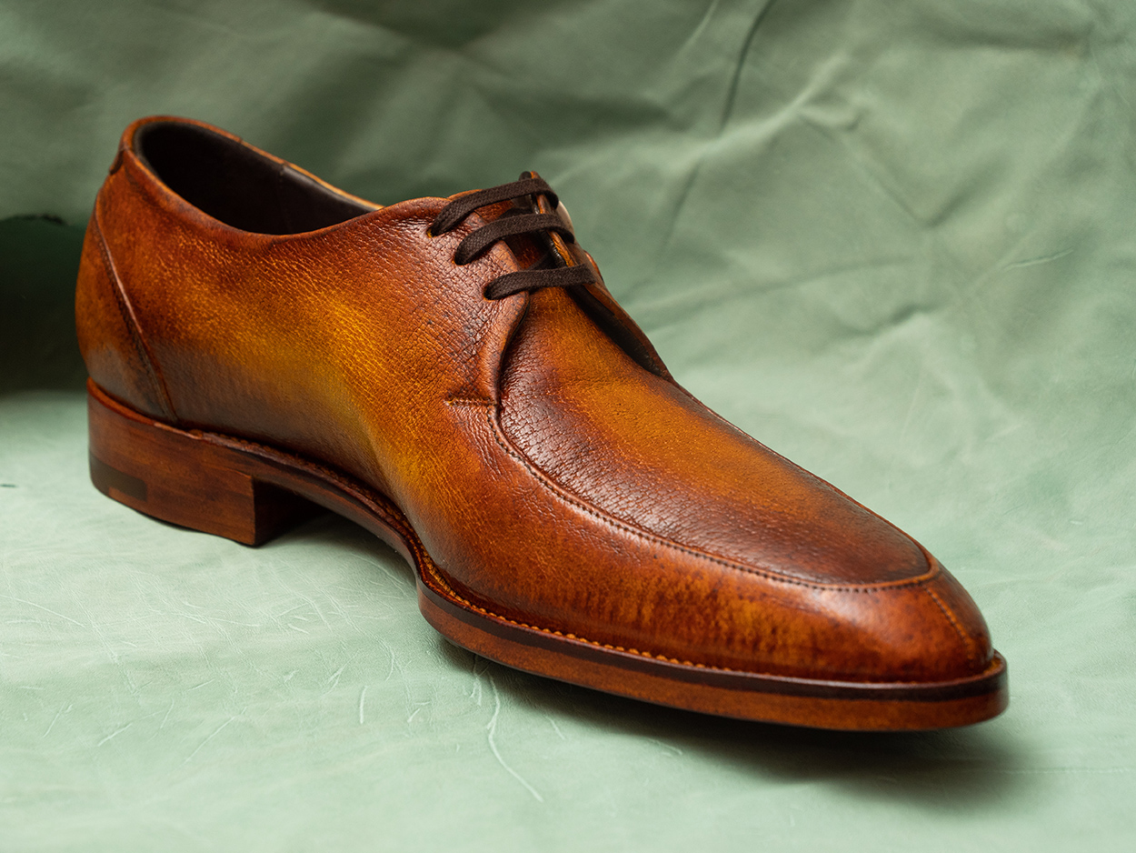 Formal pig skin upper shoes for men